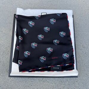 Gucci Silk Pocket Square Black Wolf Print Made in Italy Scarf